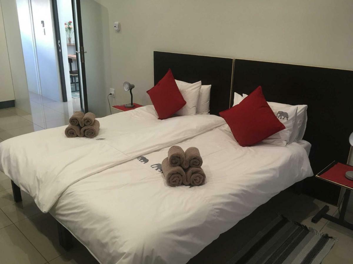 Suiderhof Self-Catering Hotel Windhoek Buitenkant foto