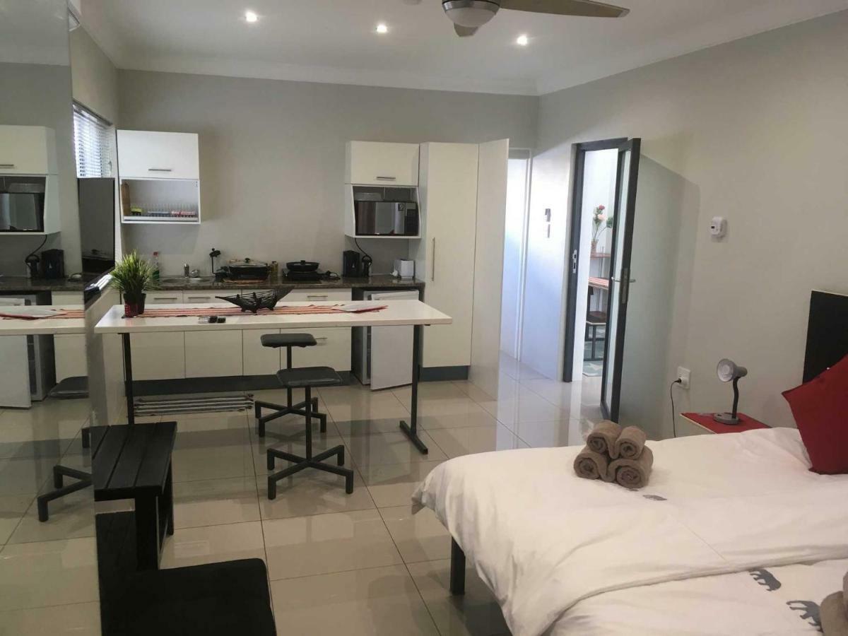 Suiderhof Self-Catering Hotel Windhoek Buitenkant foto
