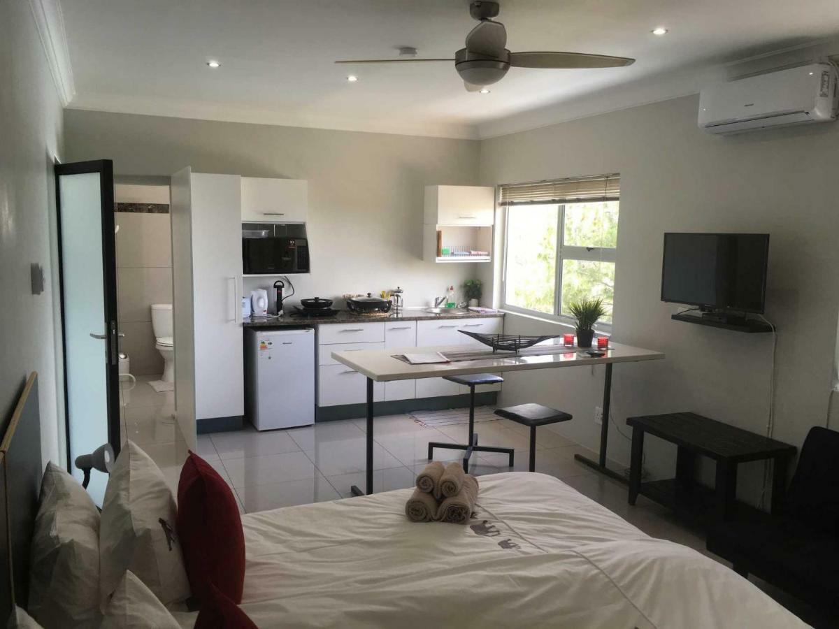 Suiderhof Self-Catering Hotel Windhoek Buitenkant foto