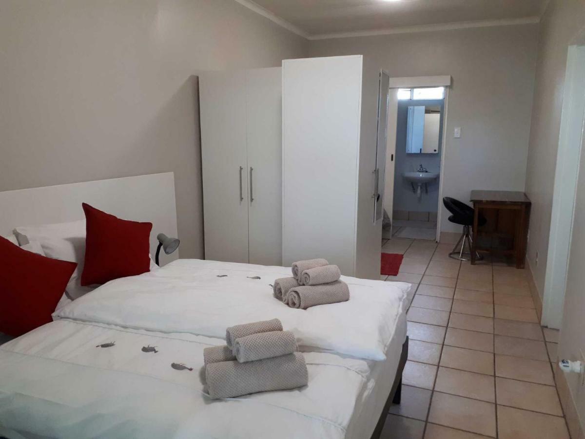 Suiderhof Self-Catering Hotel Windhoek Buitenkant foto