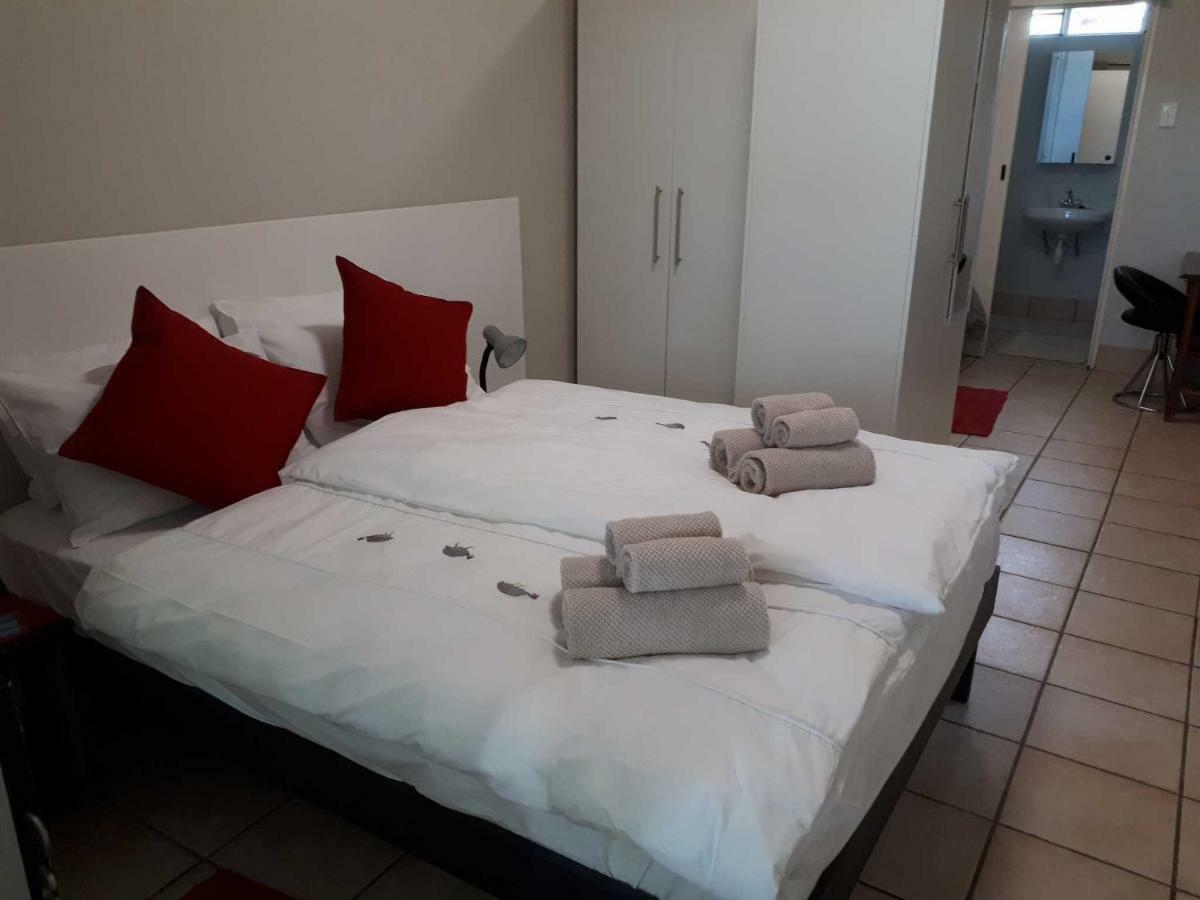 Suiderhof Self-Catering Hotel Windhoek Buitenkant foto