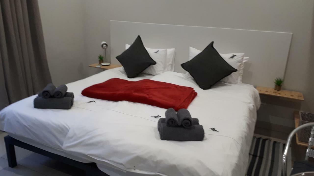 Suiderhof Self-Catering Hotel Windhoek Buitenkant foto